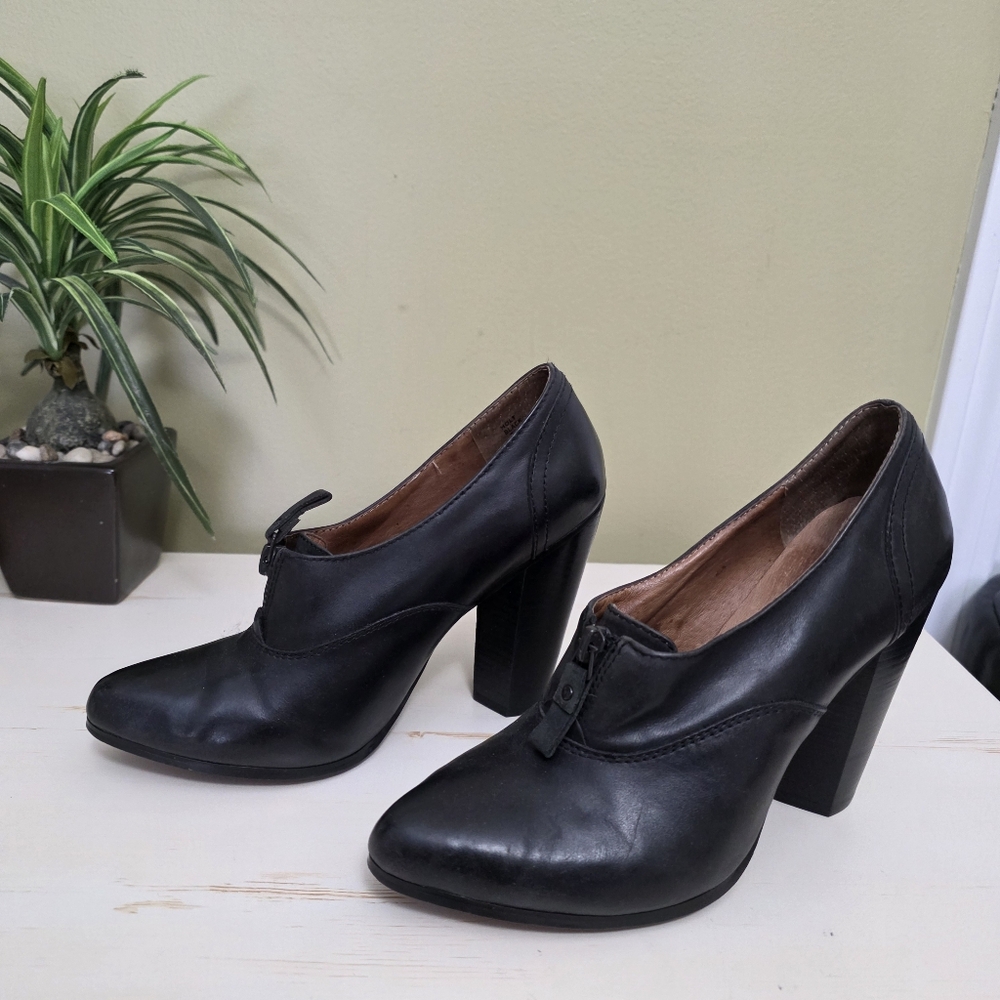 Anthropologie | No. 704 B hol5 Black Leather Booties Sz 37 1/2